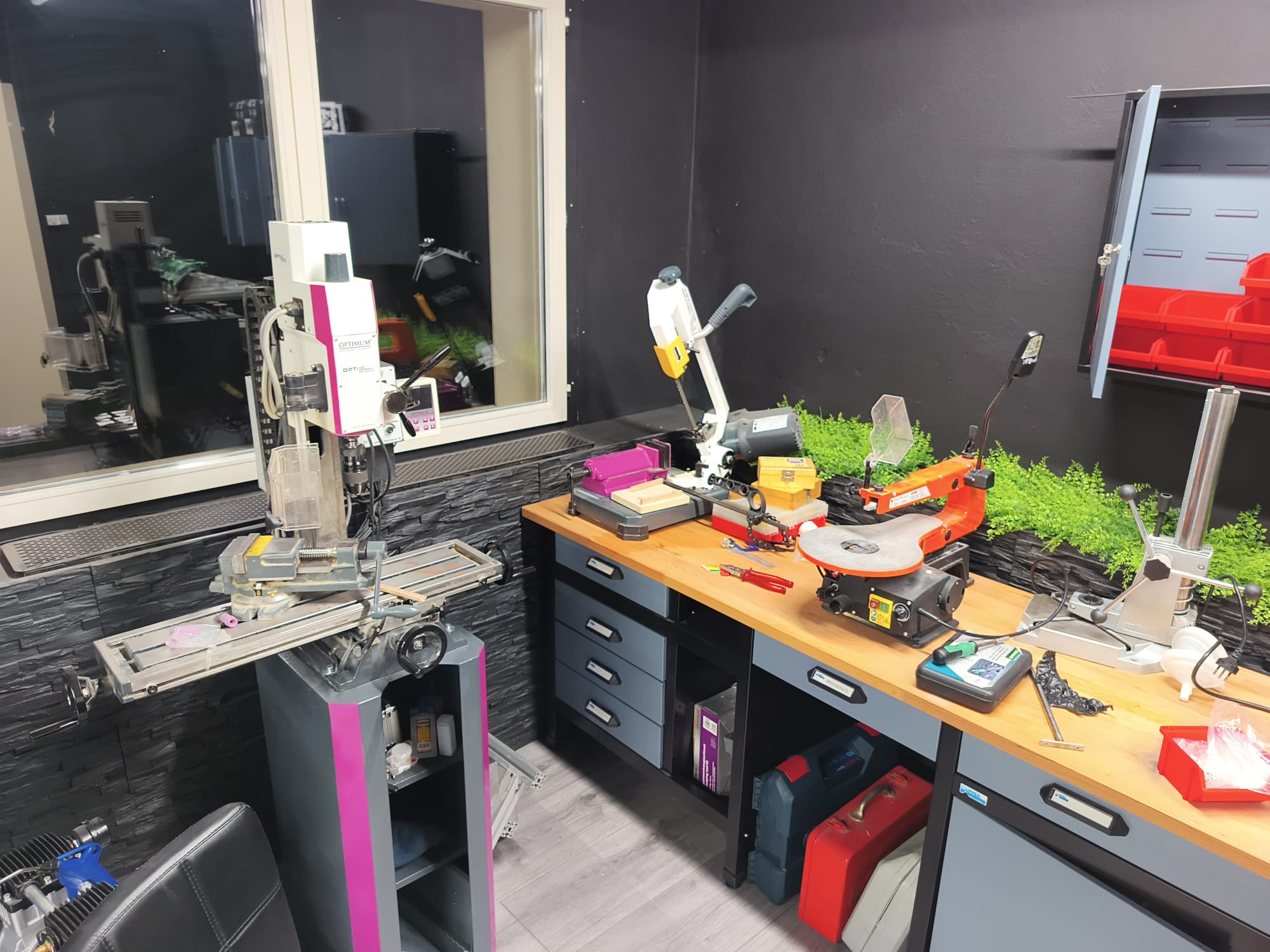Mill and workbench